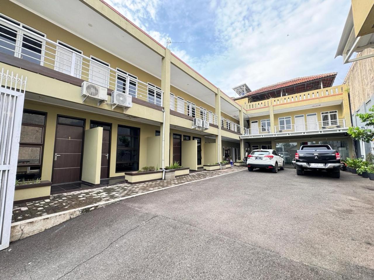 Fakhira Residence Hotel Cianjur Eksteriør bilde