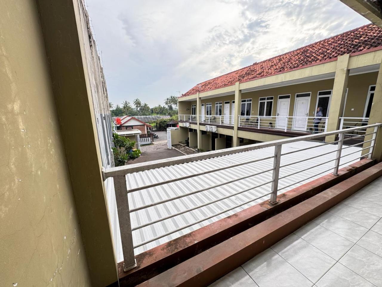 Fakhira Residence Hotel Cianjur Eksteriør bilde